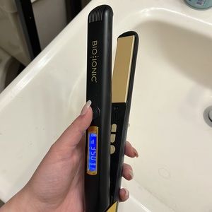 Bio Ionic Flat Iron